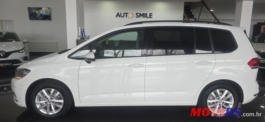 2015' Volkswagen Touran 2,0 Tdi photo #2