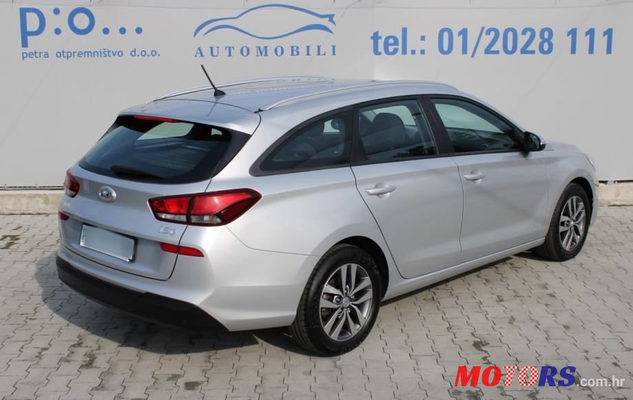 2019' Hyundai i30 1.6Crdi Cw photo #6