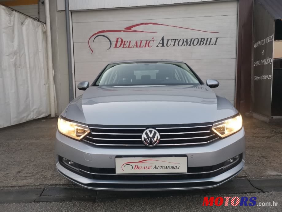 2017' Volkswagen Passat photo #3