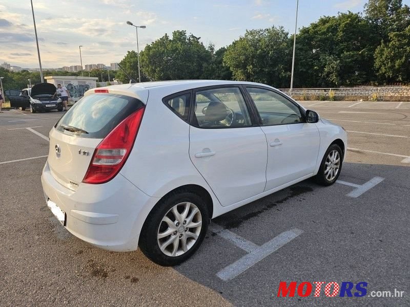 2009' Hyundai i30 2,0 Crdi photo #6