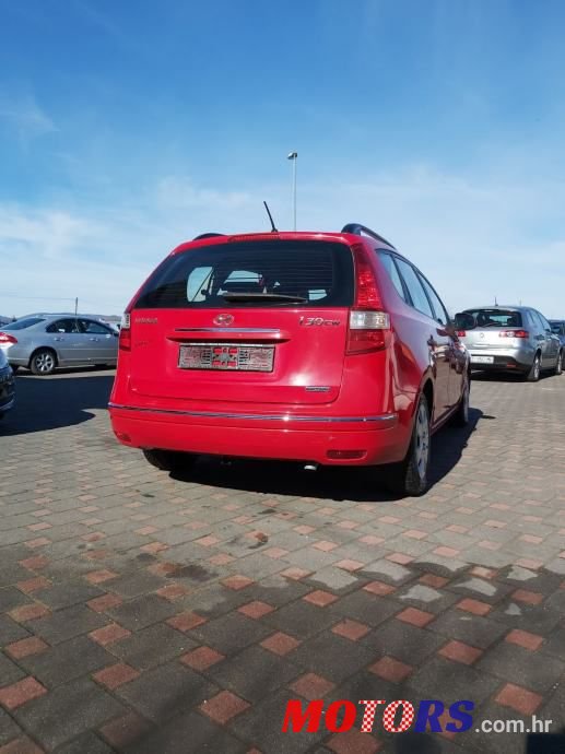 2010' Hyundai i30 Cw photo #5