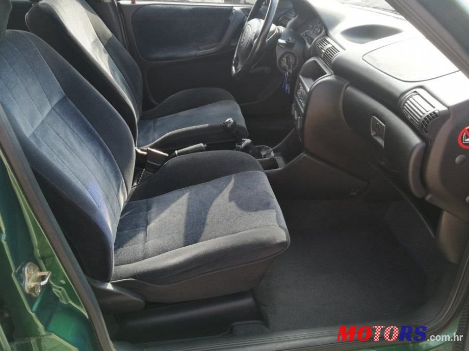 1996' Opel Astra Cdx 16V photo #3