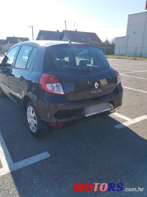 2011' Renault Clio 1,2 16V photo #3