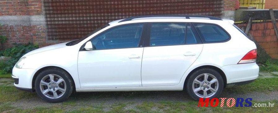 2008' Volkswagen Golf V Variant 1,9 Tdi photo #1