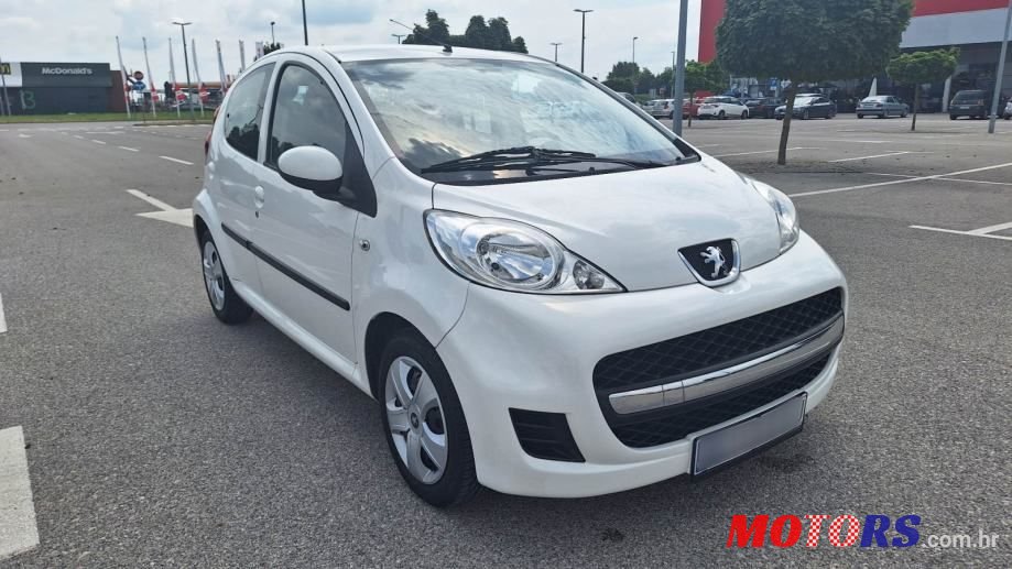 2009' Peugeot 107 1.0 Urban photo #3