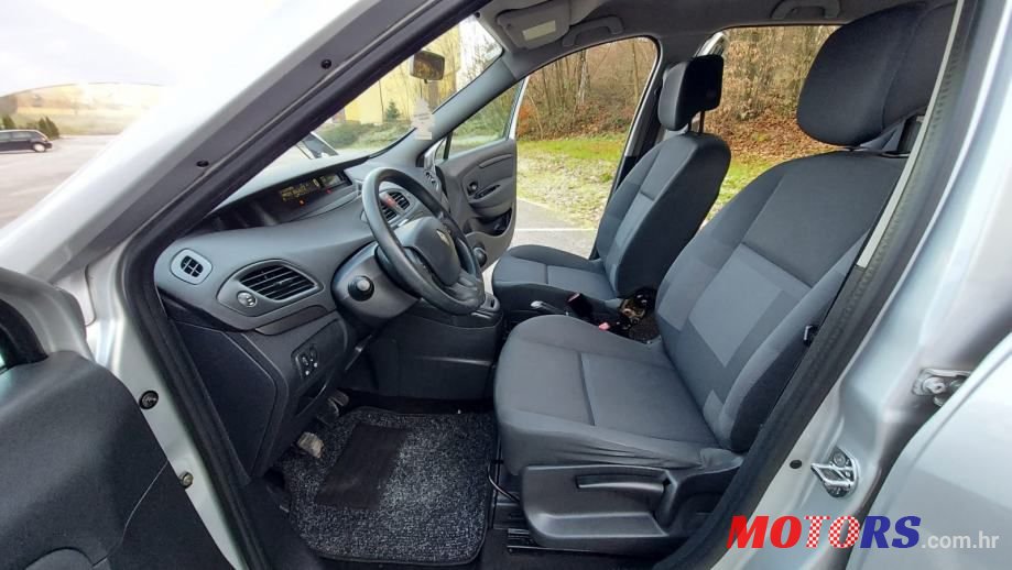 2010' Renault Scenic 1,5 Dci photo #6
