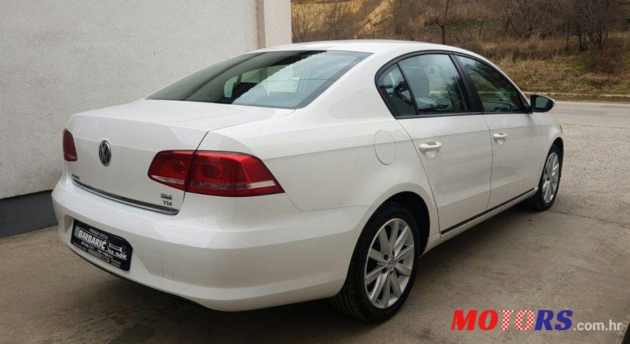 2012' Volkswagen Passat 1,6 Tdi Bmt photo #1