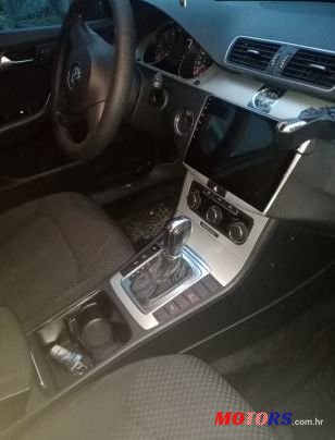 2012' Volkswagen Passat Variant photo #1