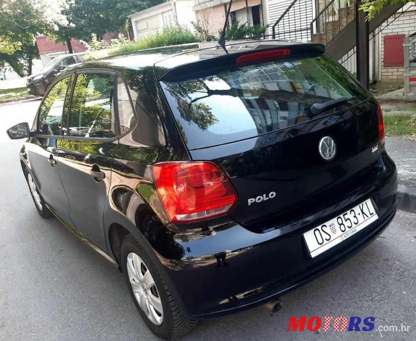 2011' Volkswagen Polo photo #4