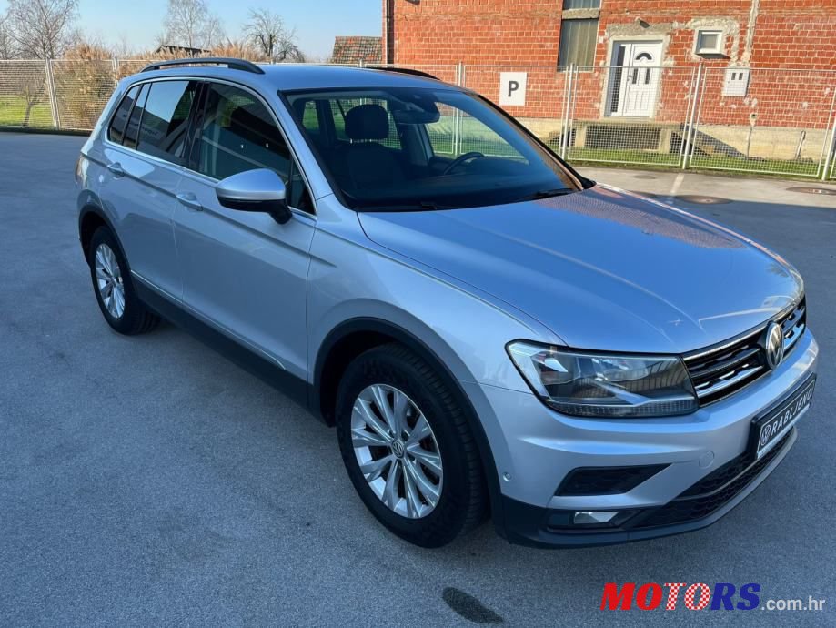 2018' Volkswagen Tiguan photo #3