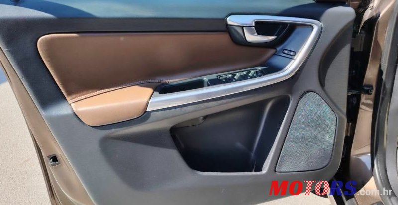 2015' Volvo XC60 Awd D4 photo #4