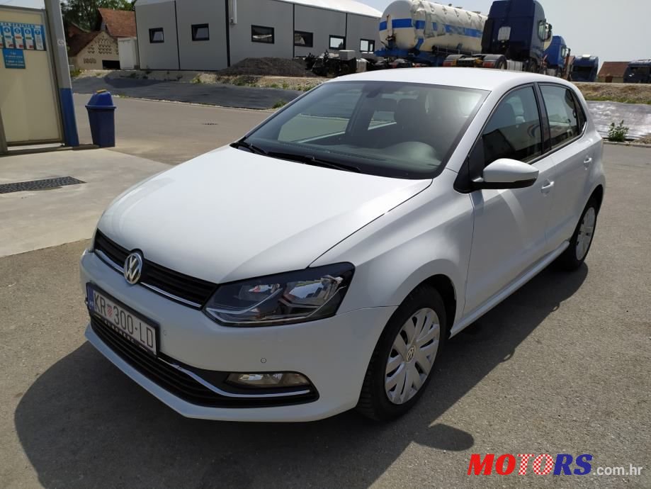 2015' Volkswagen Polo photo #3