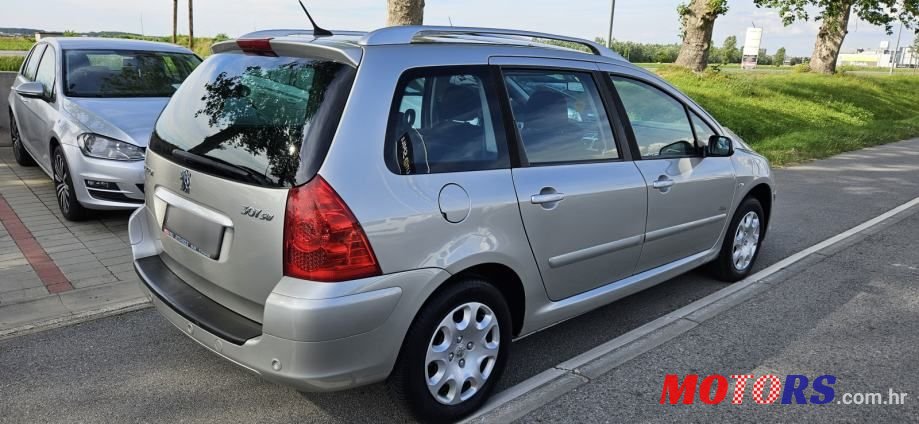 2008' Peugeot 307 Sw photo #3