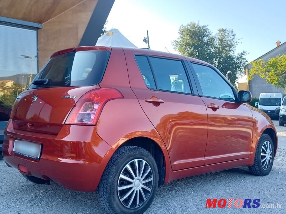 2010' Suzuki Swift 1,3 photo #2