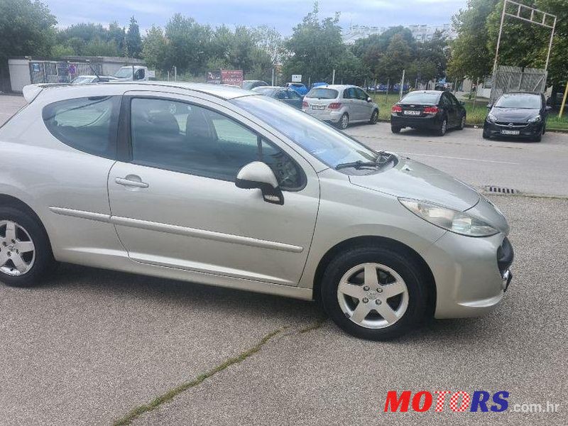 2008' Peugeot 207 1,4 16V photo #1