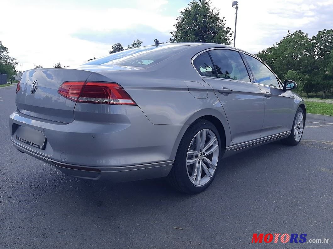 2015' Volkswagen Passat photo #4