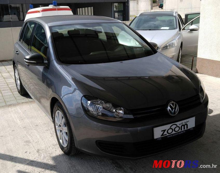 2010' Volkswagen Golf VI 1,6 Tdi photo #1