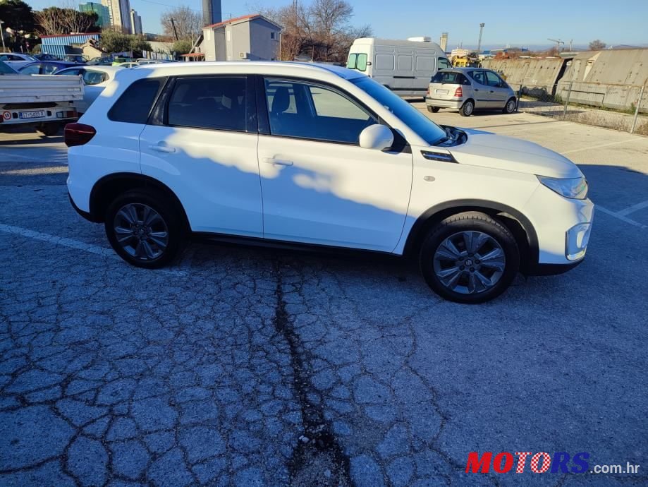 2019' Suzuki Vitara 1,0 photo #2