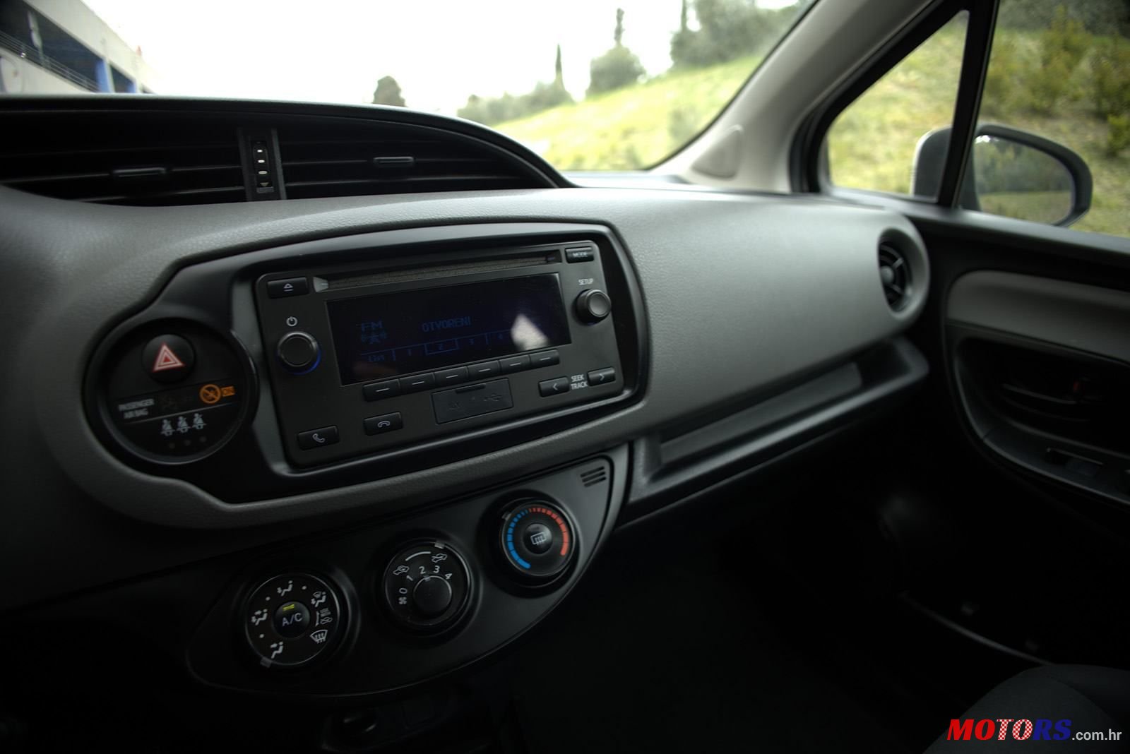 2018' Toyota Yaris 1,5 Vvt-I photo #3