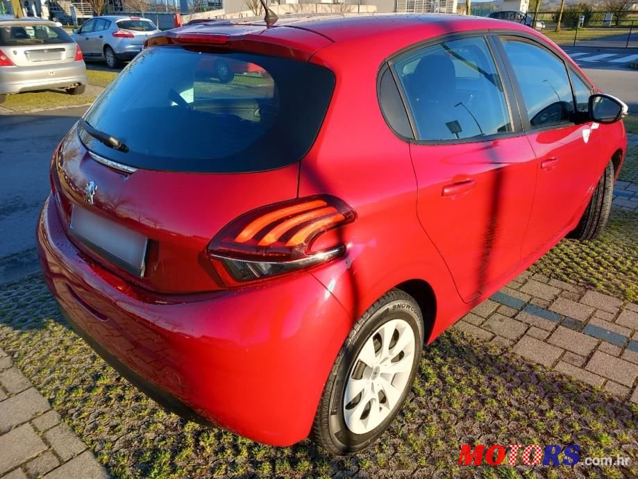 2017' Peugeot 208 1,2 Puretech photo #3