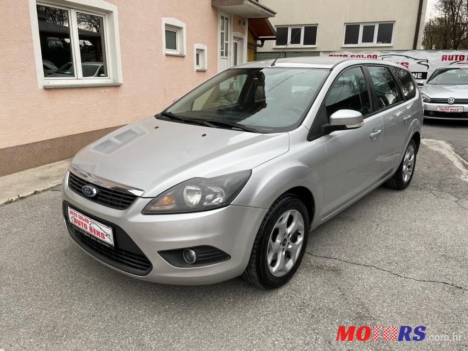 2010' Ford Focus Karavan photo #3