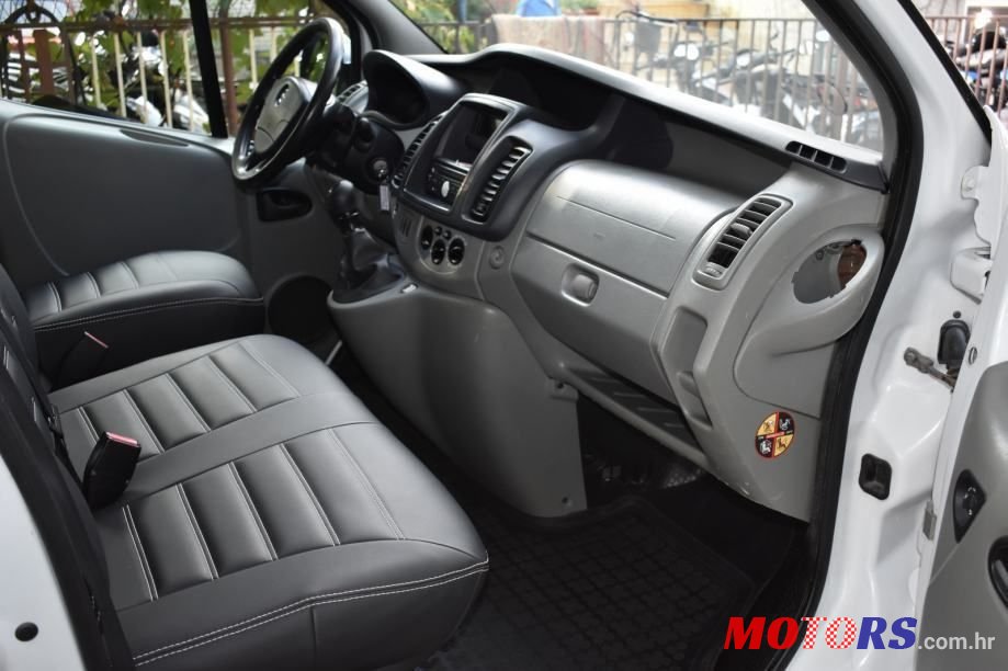 2010' Opel Vivaro 2,0 2,9 T photo #6