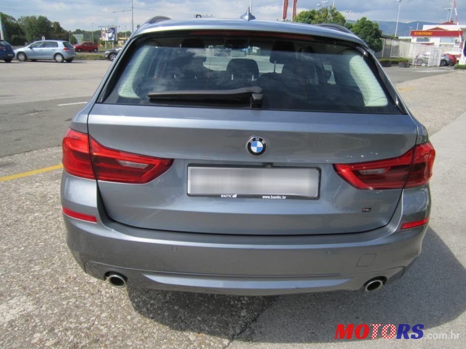 2017' BMW Serija 5 Touring 520D photo #5