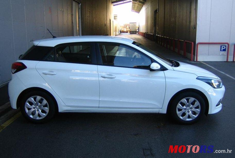 2016' Hyundai i20 1,1 Crdi photo #1