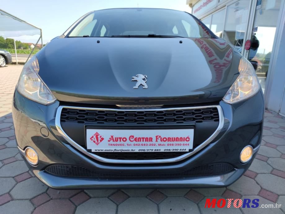 2014' Peugeot 208 photo #2