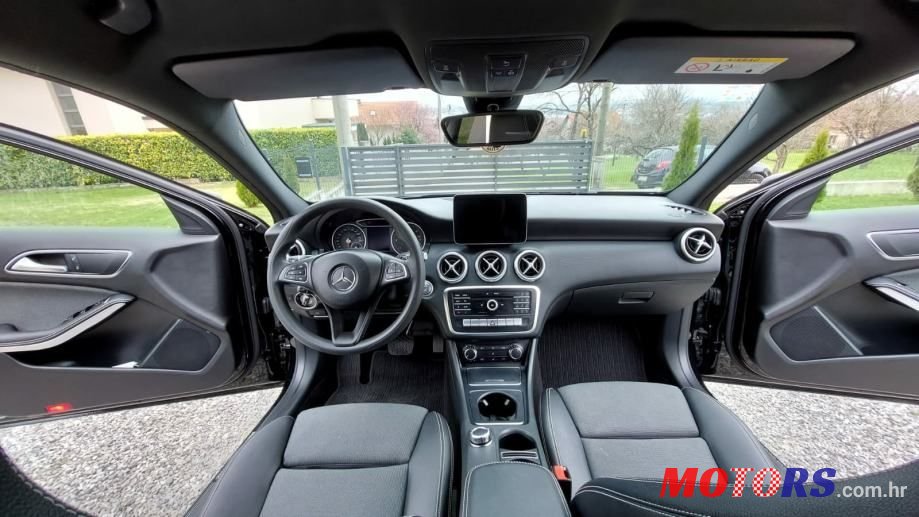 2017' Mercedes-Benz A-Klasa 180 D photo #6