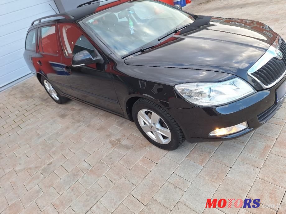 2012' Skoda Octavia Combi photo #4