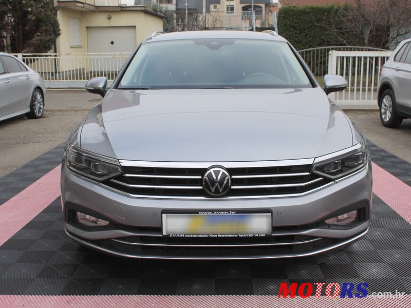 2021' Volkswagen Passat Variant photo #2