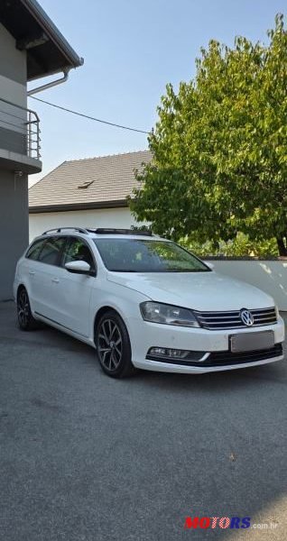 2011' Volkswagen Passat Variant photo #3