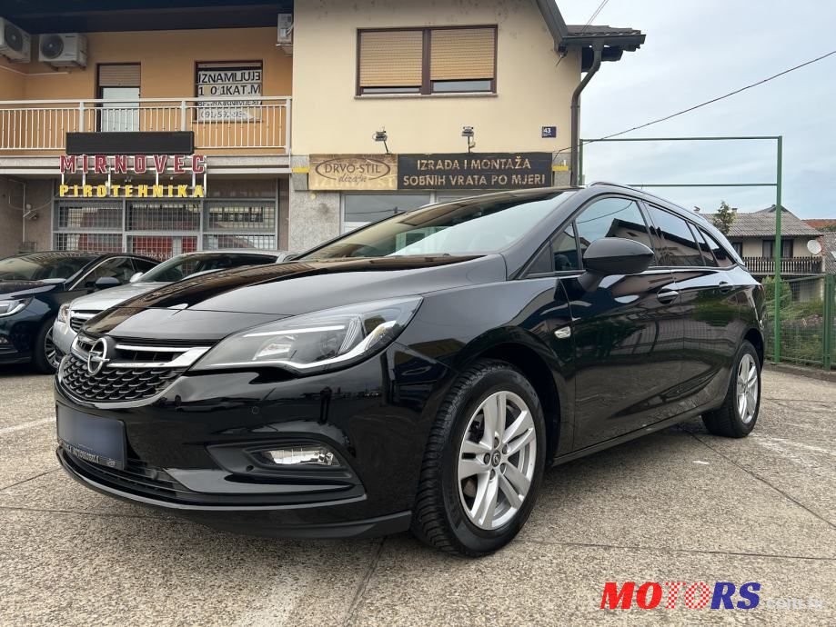 2017' Opel Astra Karavan photo #2