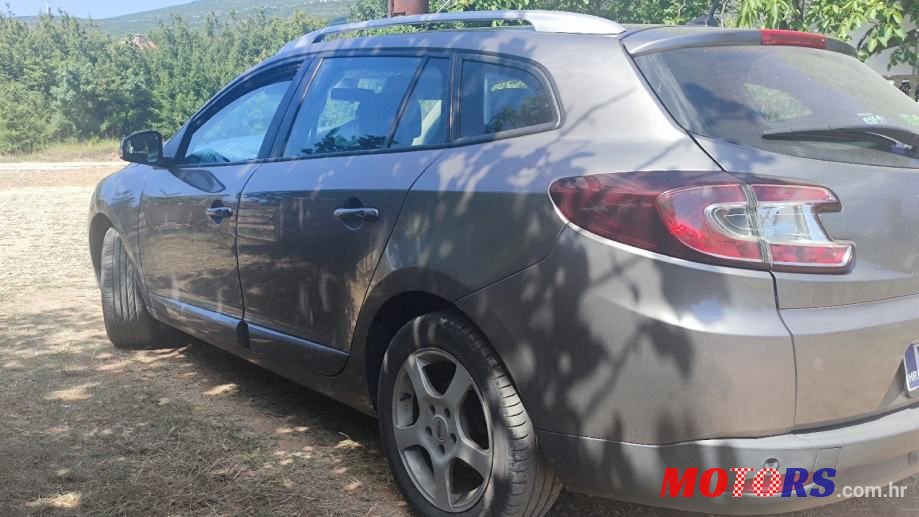 2014' Renault Megane Grandtour photo #4