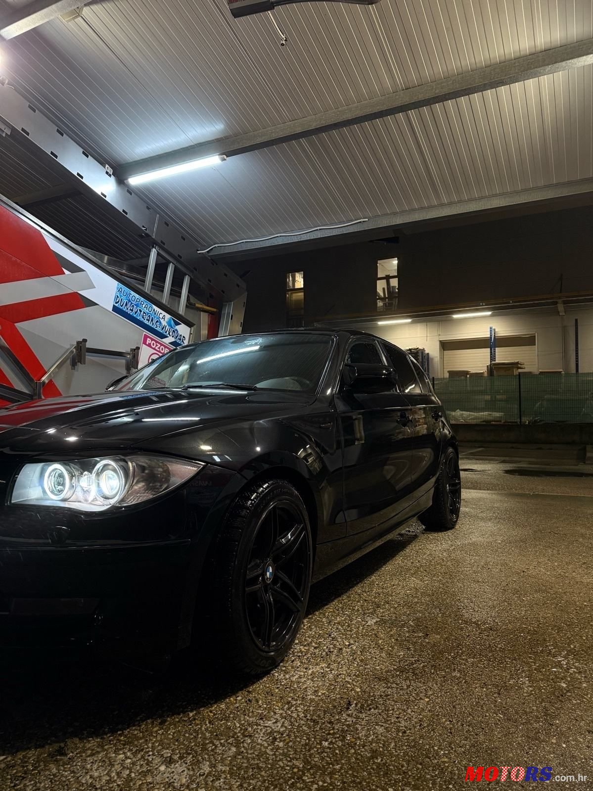 2010' BMW Serija 1 116D photo #6