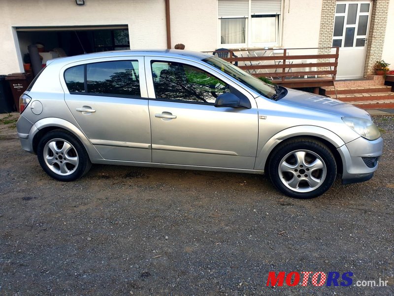 2008' Opel Astra 1,7 Cdti photo #6