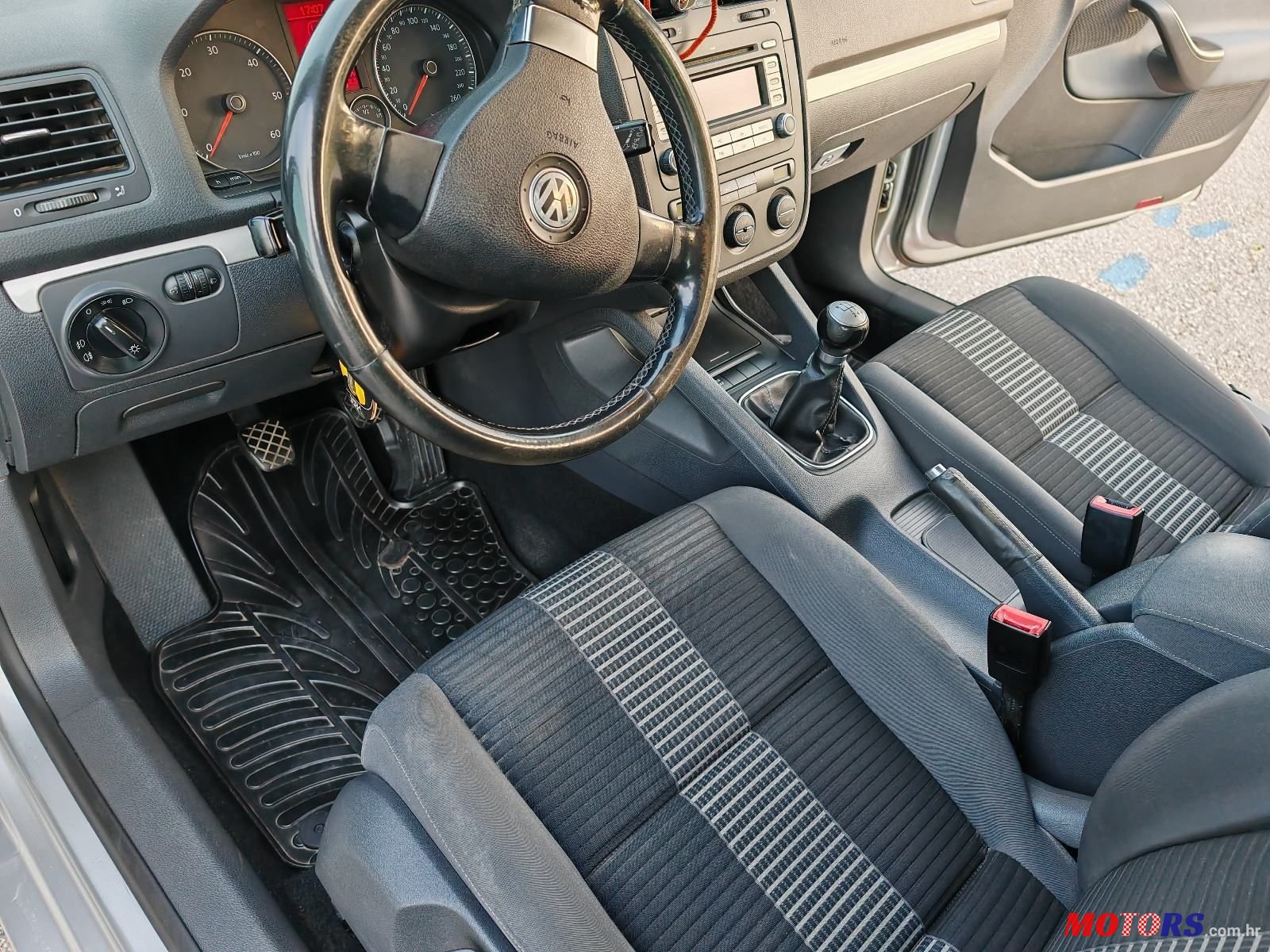 2008' Volkswagen Golf V 2,0 Tdi photo #5