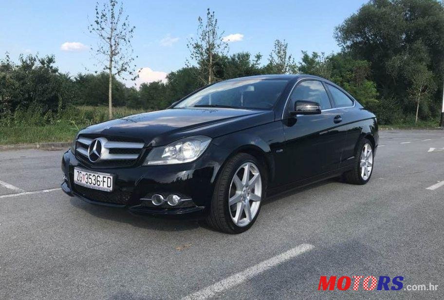 2011' Mercedes-Benz C-Klasa Coupe photo #1