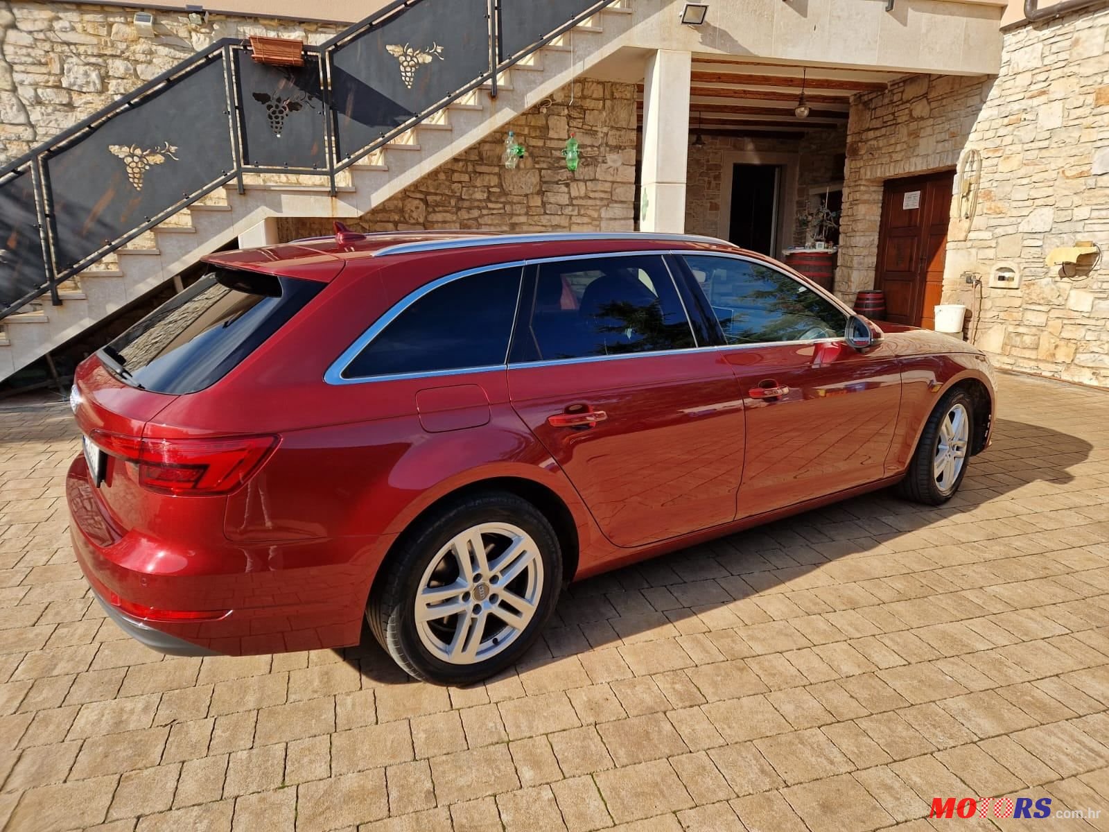 2017' Audi A4 Avant photo #3