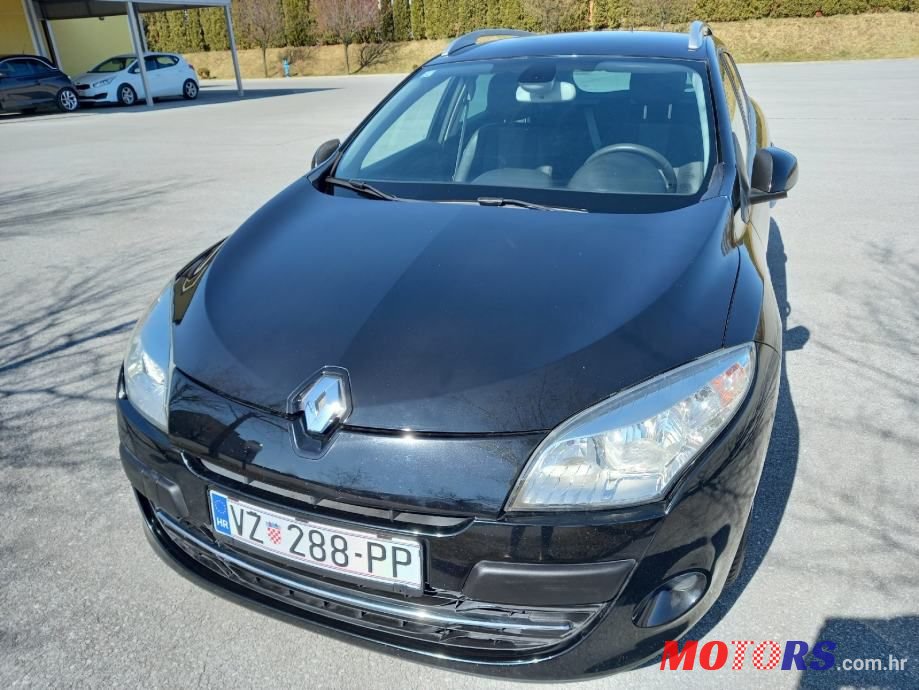2011' Renault Megane Grandtour photo #1
