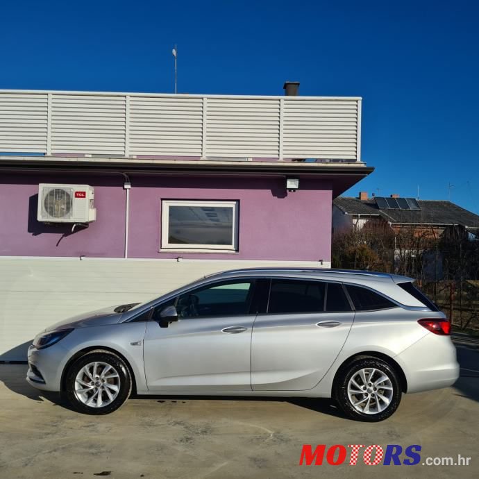 2017' Opel Astra Karavan photo #5