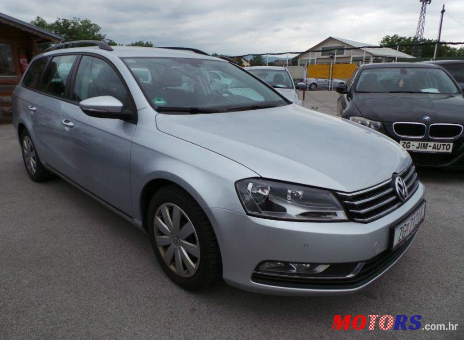 2011' Volkswagen Passat Variant photo #2