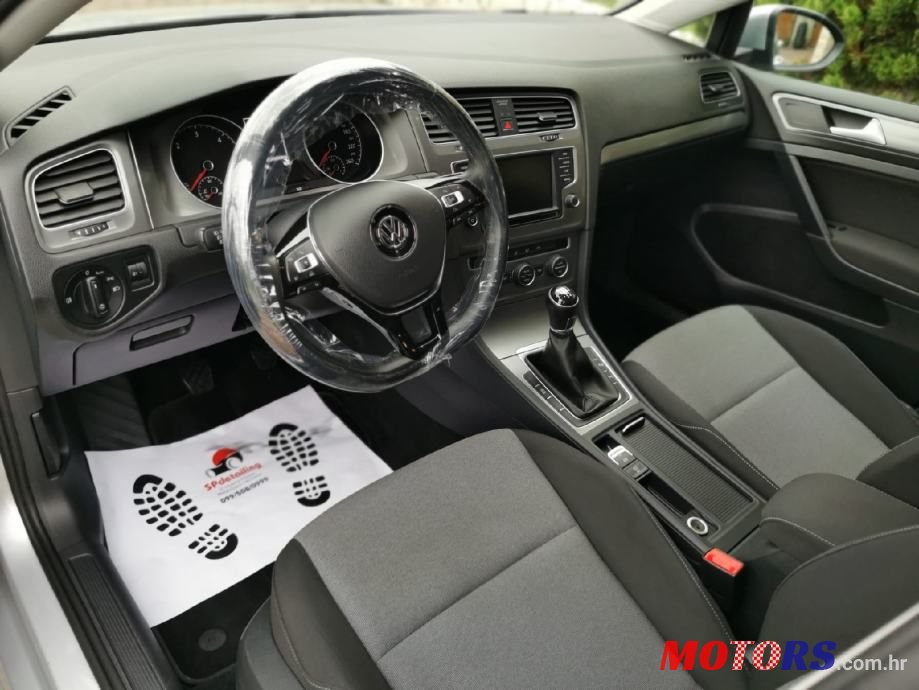 2016' Volkswagen Golf 7 Variant photo #5