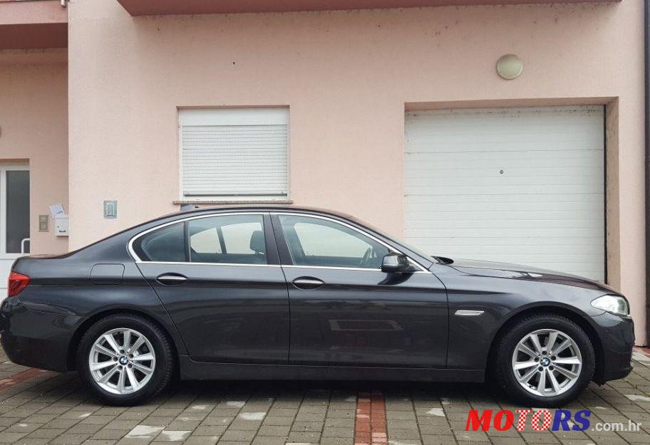 2013' BMW Serija 5 520D photo #1