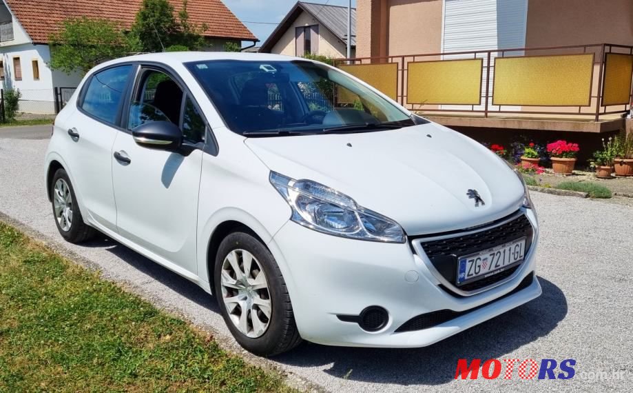 2012' Peugeot 208 photo #2