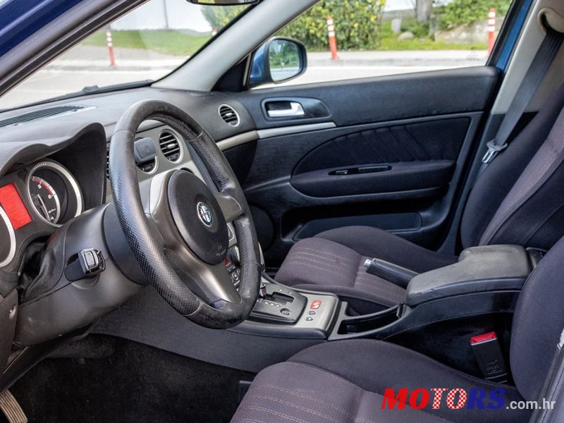 2008' Alfa Romeo 159 Sw photo #5