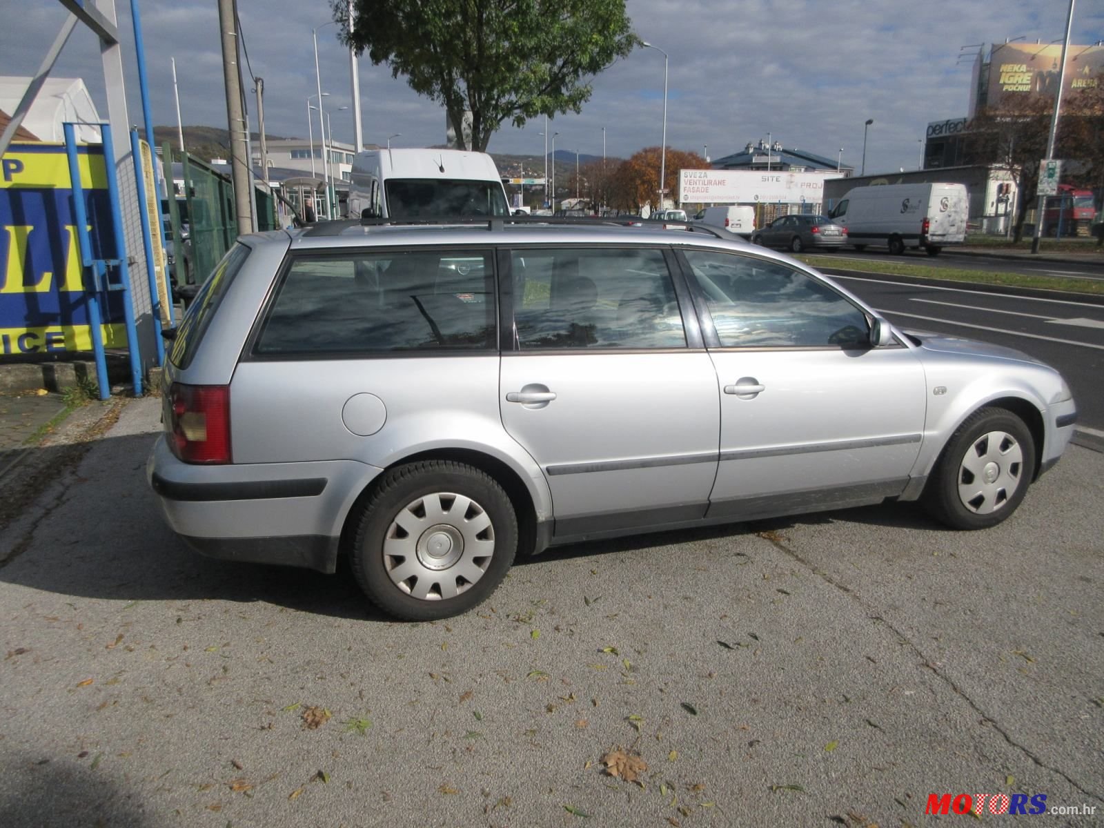 2001' Volkswagen Passat Variant photo #3