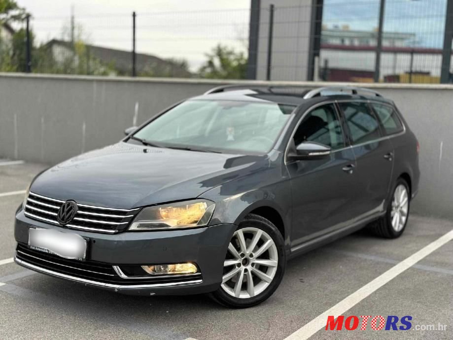 2012' Volkswagen Passat Variant photo #1