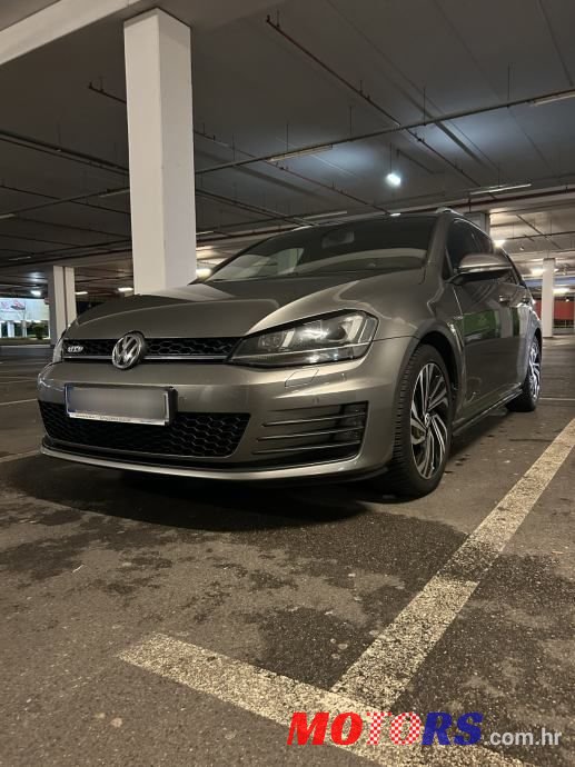 2016' Volkswagen Golf VII Variant photo #4